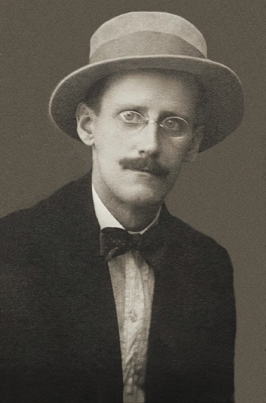 Black and white studio portrait photograph of James Joyce taken in 1915